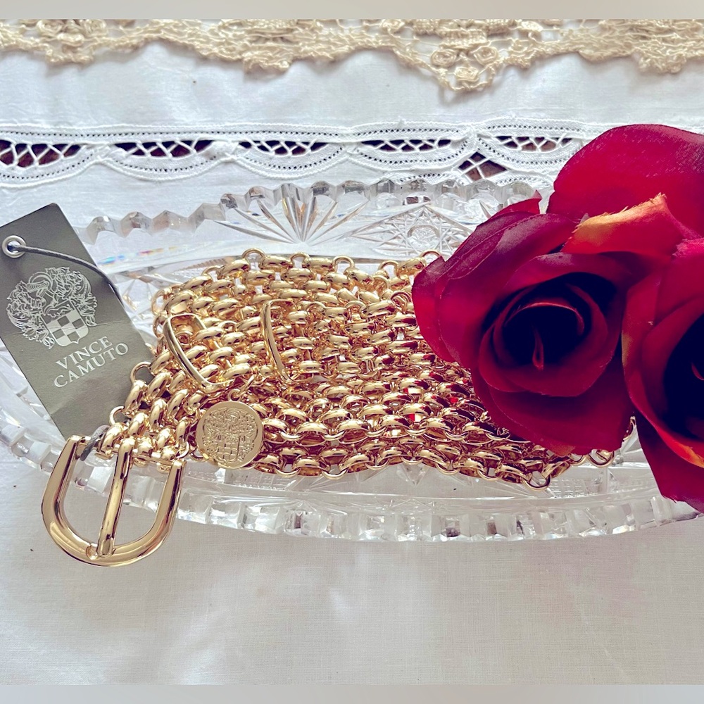 Stunning Gold Chain Vince Camuto Belt!